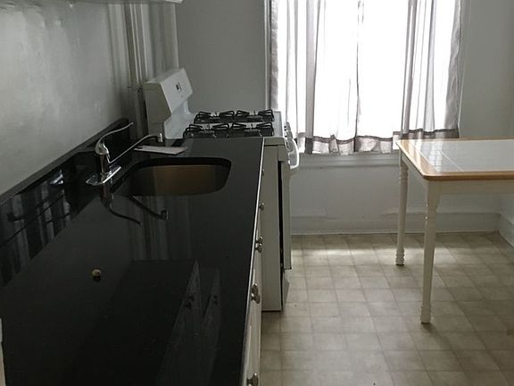 2nd image of 2305 30th Ave APT A6