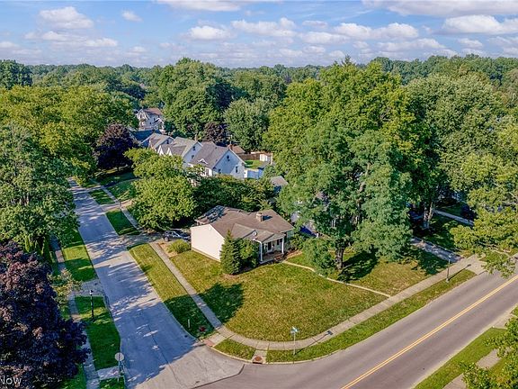4th image of 2353 Chestnut Blvd