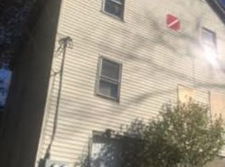 8 Bloomingdale Ct, Worcester, MA 01604