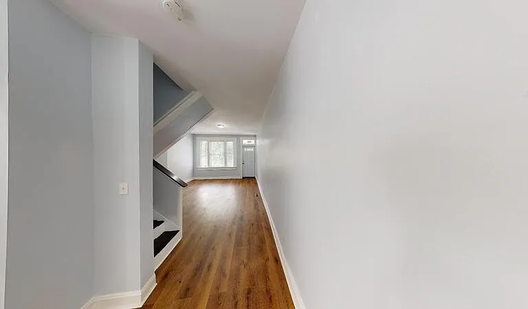 706 E 43rd St — Photo 10