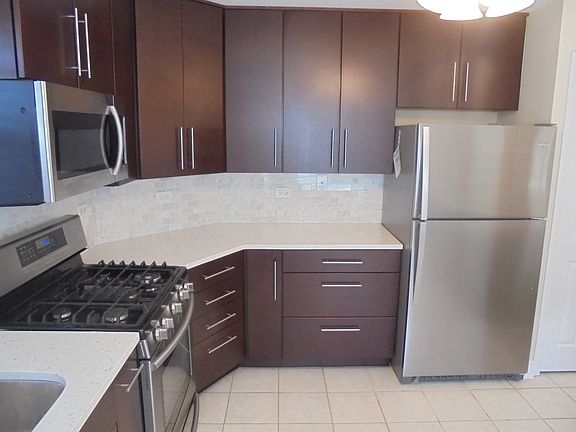5th image of 2995 Heatherwood Ct #0