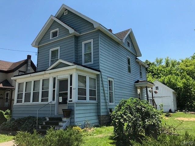 2nd image of 152 E Lynde St