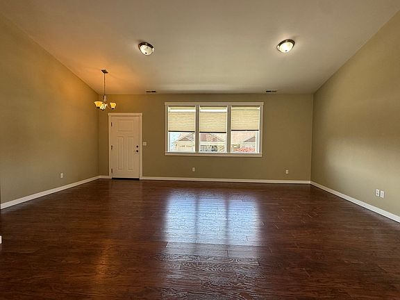 4th image of 2869 Breckenridge Dr