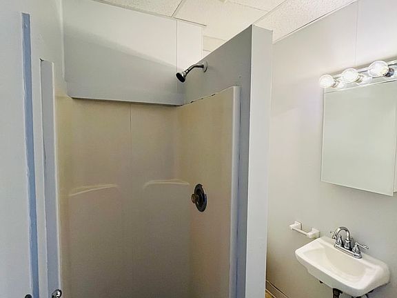 3rd image of 838 Union St APT 4