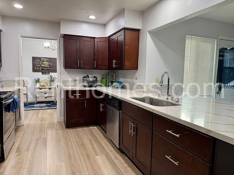 17540 Hada Dr — Photo 3