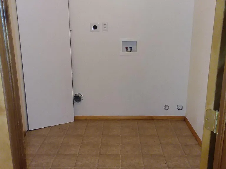 606 46th Avenue Ct — Photo 14