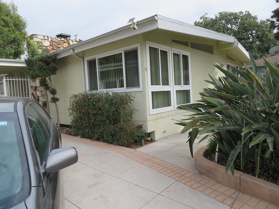 1st image of 2750 Tilden Ave
