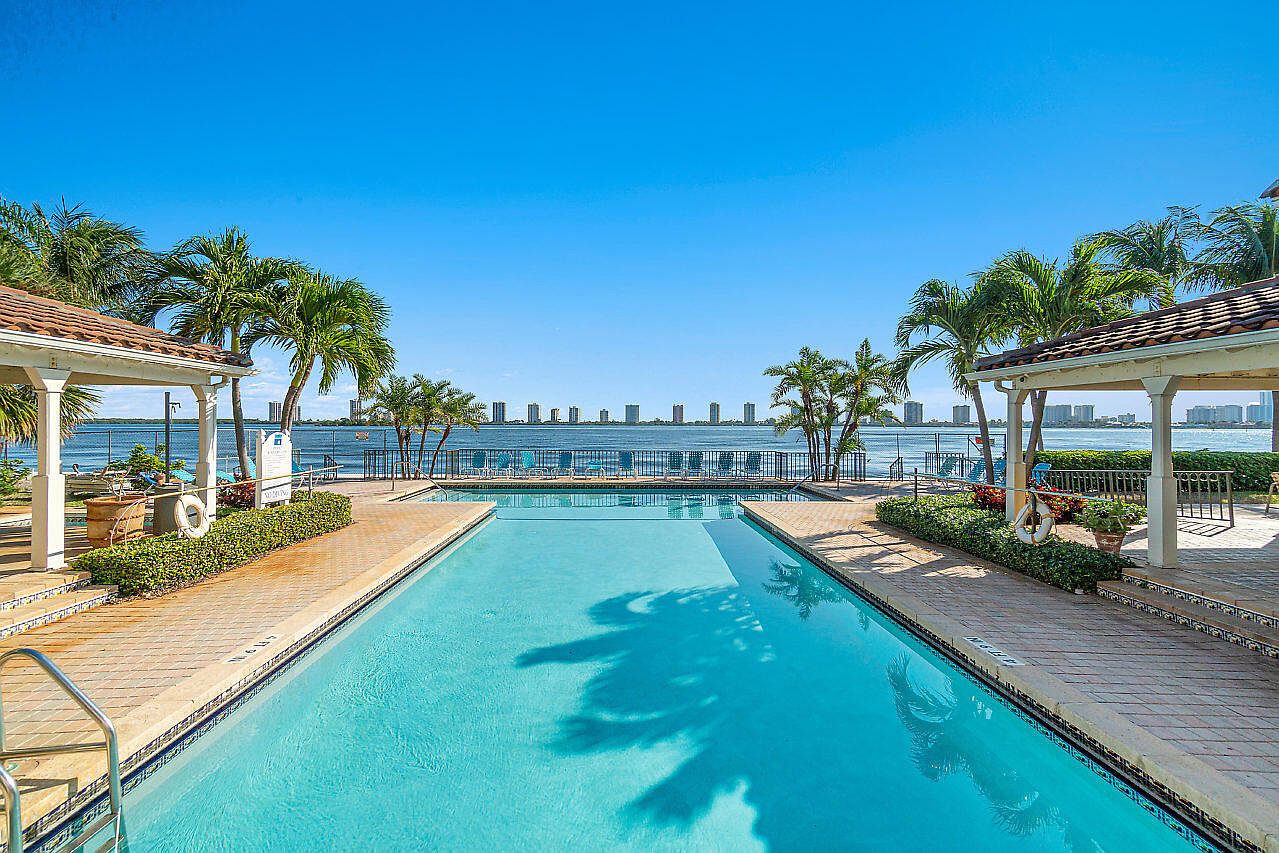 1010 Lake Shore Dr APT 204, Lake Park, FL 33403 | Zillow