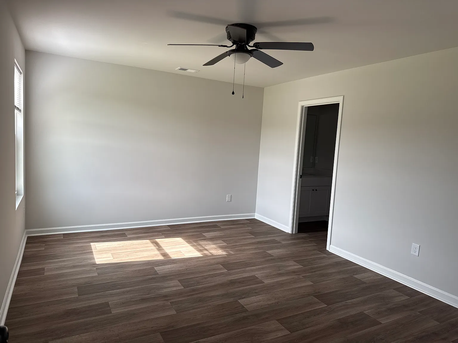 4 bed, 1666 sqft, $2,300 — Photo 3