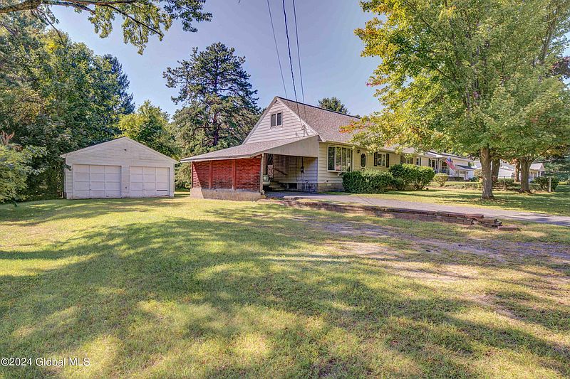 3rd image of 3236 E Lydius Street
