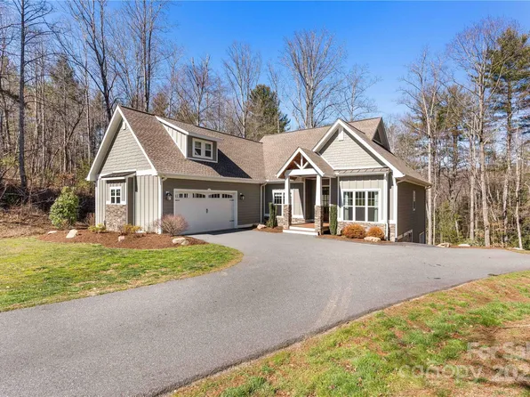 296 Morning Air Ln, Hendersonville, NC 28792
