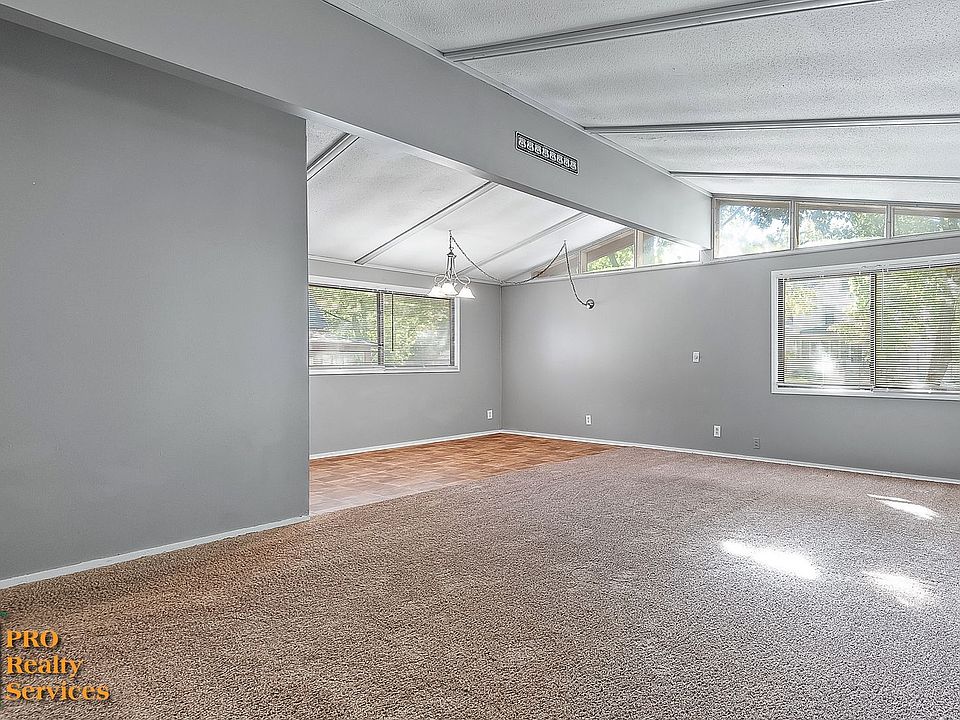 1st image of 819 Van Buren Ave