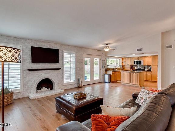 3rd image of 4443 E Friess Dr