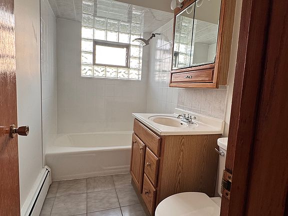 5th image of 7539 S Roberts Rd #1W