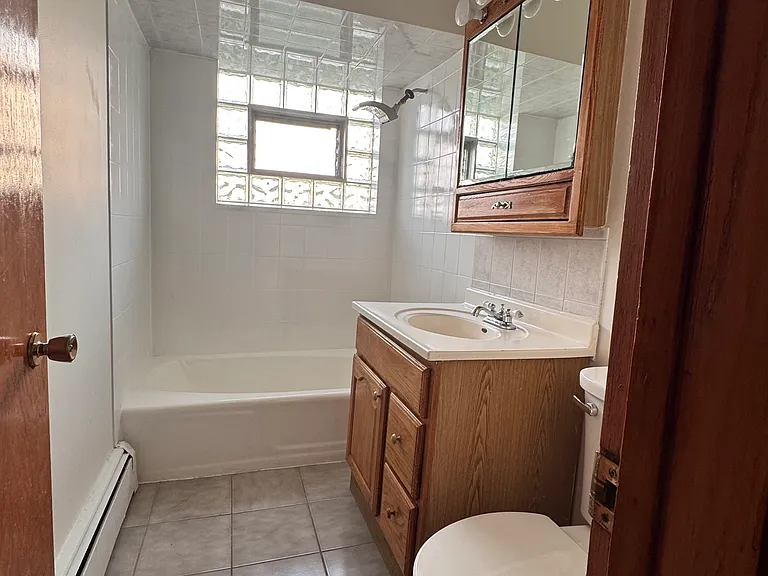 7539 S Roberts Rd #1W — Photo 5