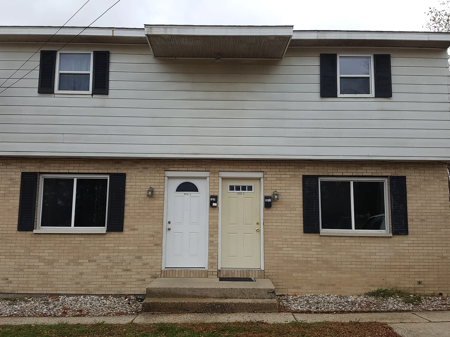 2 bed, 1.5 bath, 1200 sqft, $1,600 — Photo 1