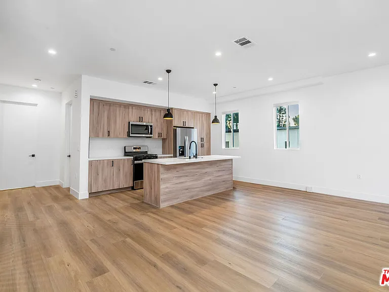 10805 Morrison St #1 — Photo 20