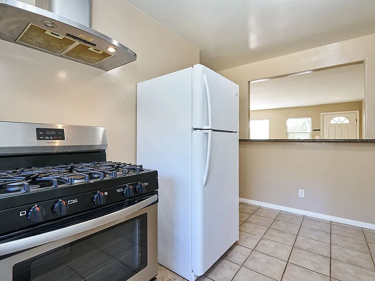 301 Carnelian St — Photo 13