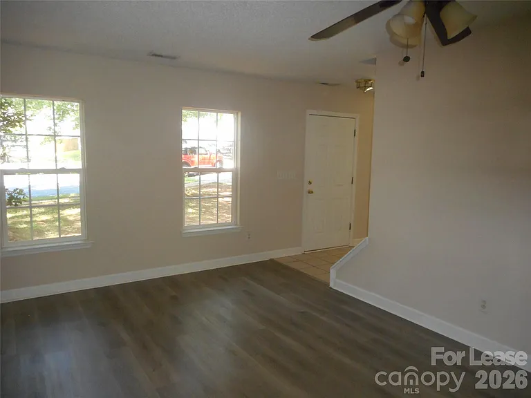8037 Shiny Meadow Ln — Photo 19