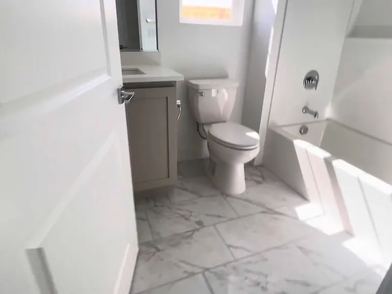 1240 N Martorella Ave — Photo 13