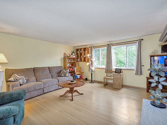 3rd image of 18825 34th Ave E
