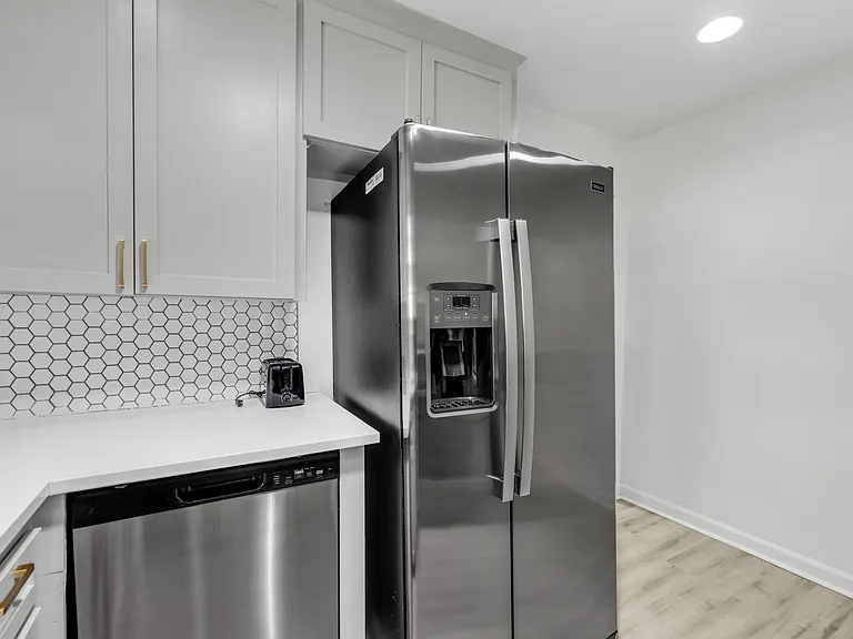 4828 S Madison Ave — Photo 24