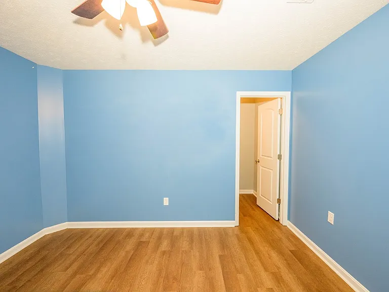 102 Teaberry Ct — Photo 8