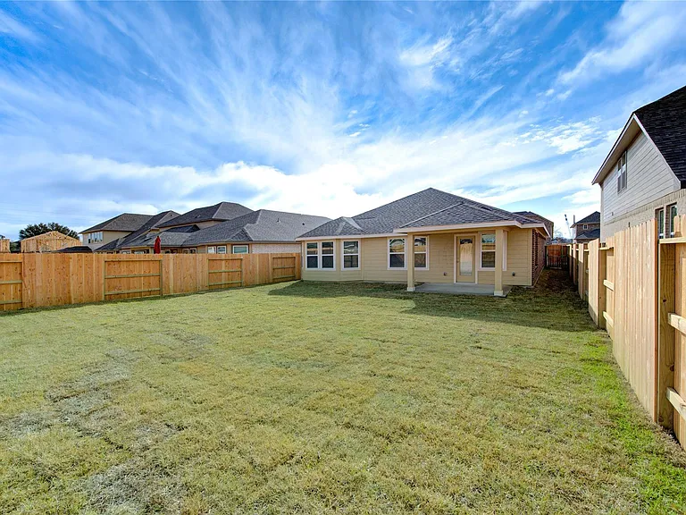 21514 Pachino Ln — Photo 43