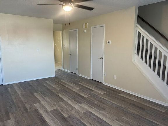 3rd image of 2823 Breezewood Ave