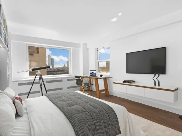 35 Sutton Place image 1 of 10