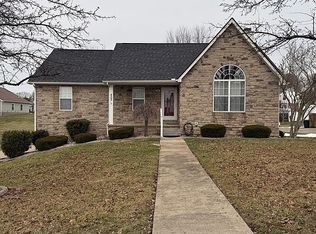 803 Oak Fairway Ct, Maysville, KY 41056