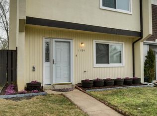 1184 Dublin Pl, Herndon, VA 20170