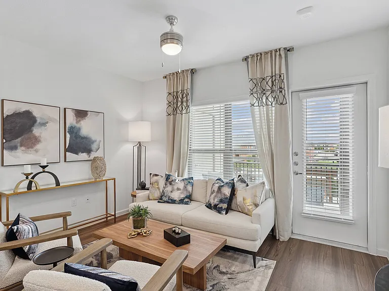 Wildwood Luxury Urban Homes — Photo 7