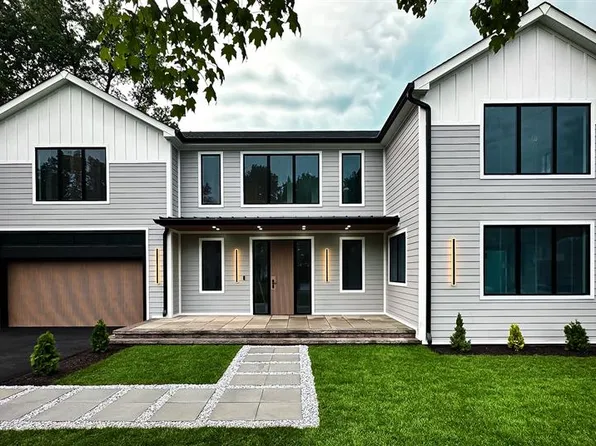 171 Newcomb Rd, Tenafly, NJ 07670