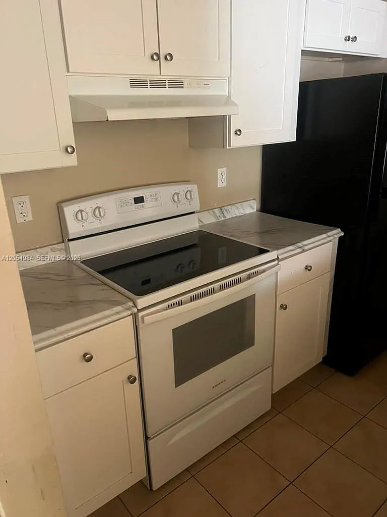3 bed, 2.0 bath, $1,600 — Photo 4