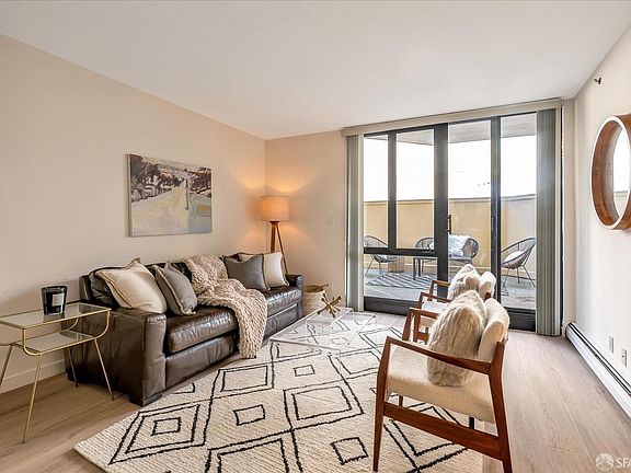 2nd image of 900 Bush St #218