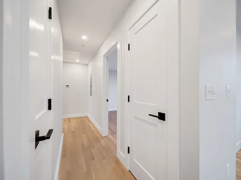 9 Wenham St #7 — Photo 9