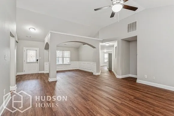 818 Round Tree Ct — Photo 5