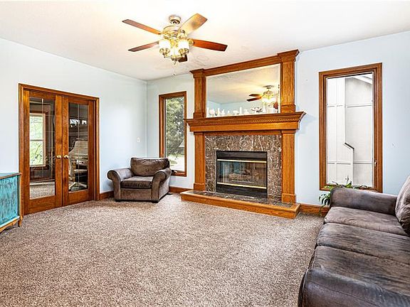 3rd image of 204 SE Somerset Dr