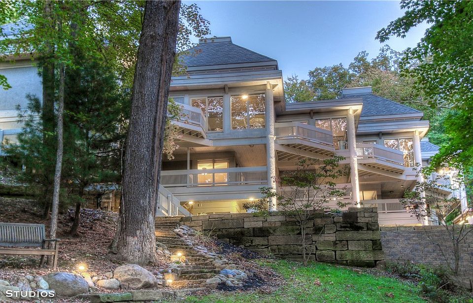 933 Top Of The Hill Rd, Akron, OH 44333 | MLS #5195749 | Zillow