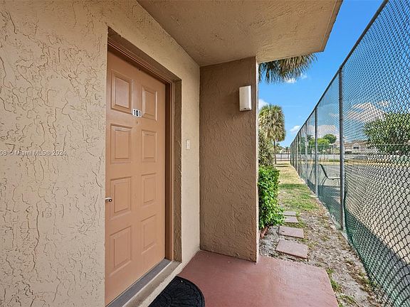 4th image of 17000 NW 67th Ave APT 101