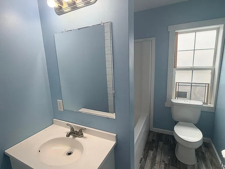 125 E Main St — Photo 12