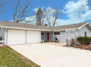 2S320 Valley Rd, Lombard, IL 60148