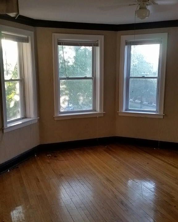 1st image of 5601 S Sacramento Ave #2