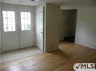 354 Lake Ave, Oakhurst, NJ 07755