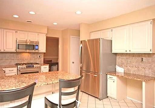 4th image of 19 Cranford Dr