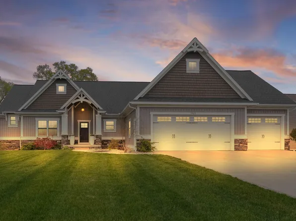 1767 N Bay Dr, Hudsonville, MI 49426
