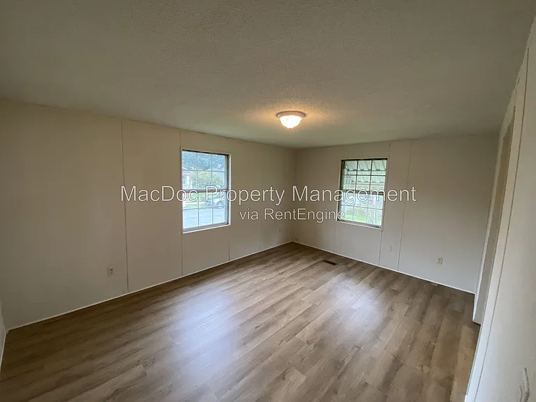 900 White St — Photo 14