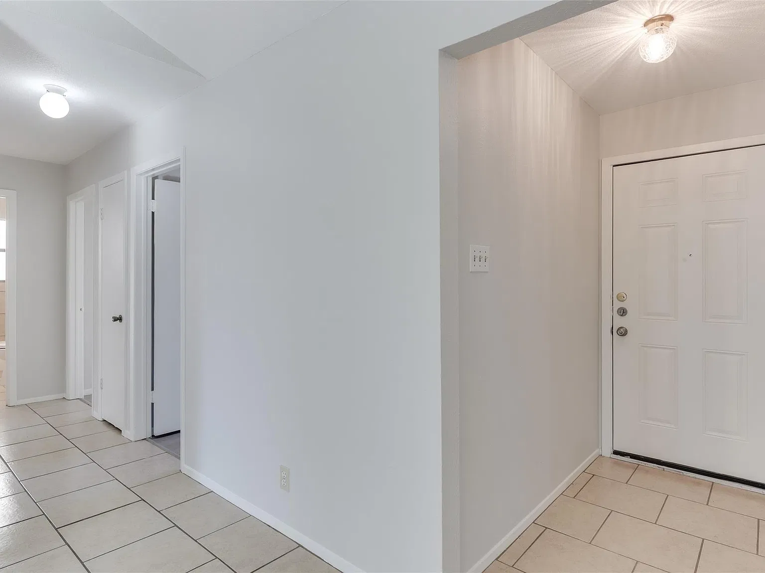 3 bed, 2.0 bath, 1145 sqft, $1,895 — Photo 3