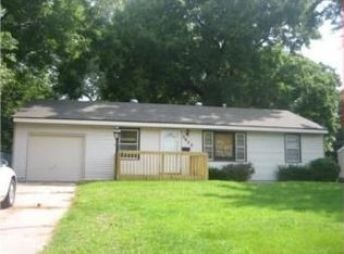 9905 Hillcrest Rd, Kansas City, MO 64134